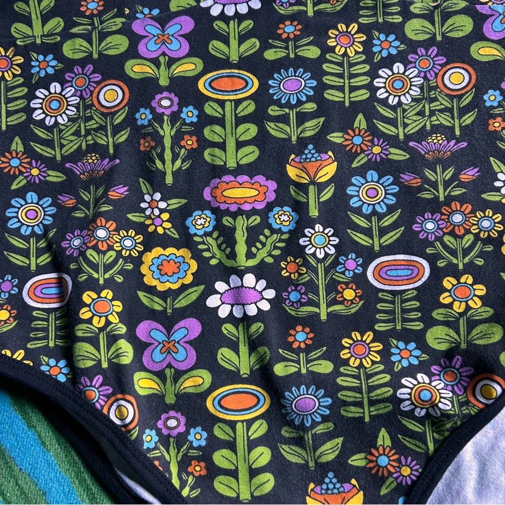 Nooworks Black Floral Print Bodysuit with Multicolor Flowers - Picture 3 of 5